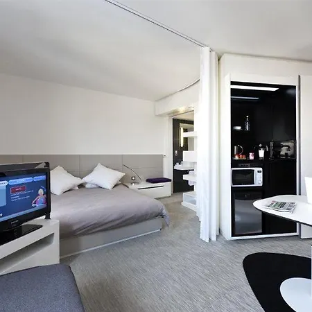 Novotel Centre - Grandes & Confort Centre-ville Hotel 4*