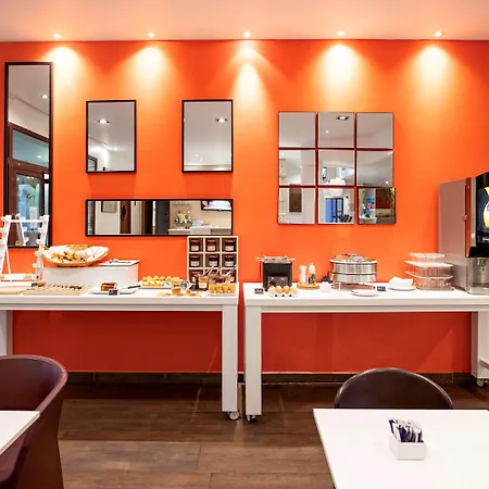 Novotel Centre - Grandes & Confort Centre-ville 4* Перпиньан