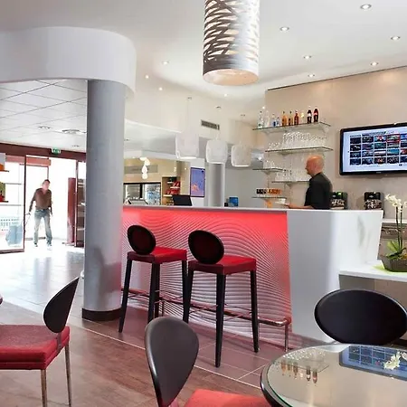 Novotel Centre - Grandes & Confort Centre-ville Hotel Perpignano