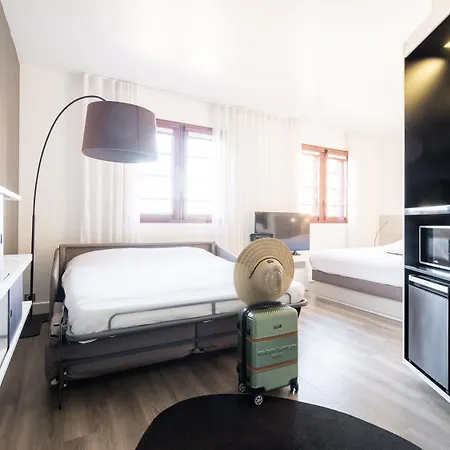 Novotel Centre Hotel