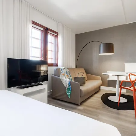 Novotel Centre - Grandes & Confort Centre-ville Отель