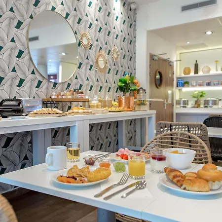 Novotel Centre - Grandes & Confort Centre-ville Hotel 4*