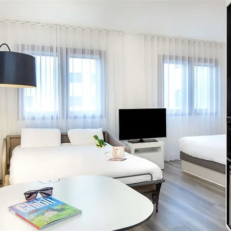 Novotel Centre - Grandes & Confort Centre-ville ホテル ペルピニャン