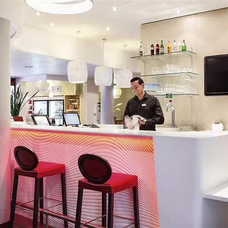 ホテル Novotel Centre - Grandes & Confort Centre-ville 4*