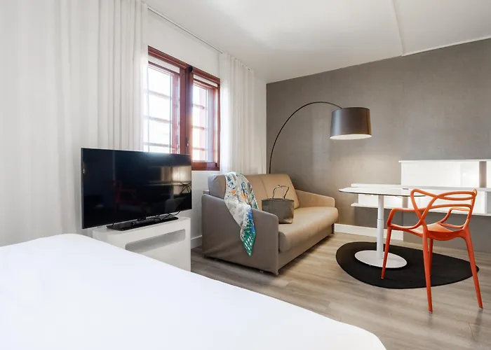 Novotel Centre - Grandes & Confort Centre-ville Отель