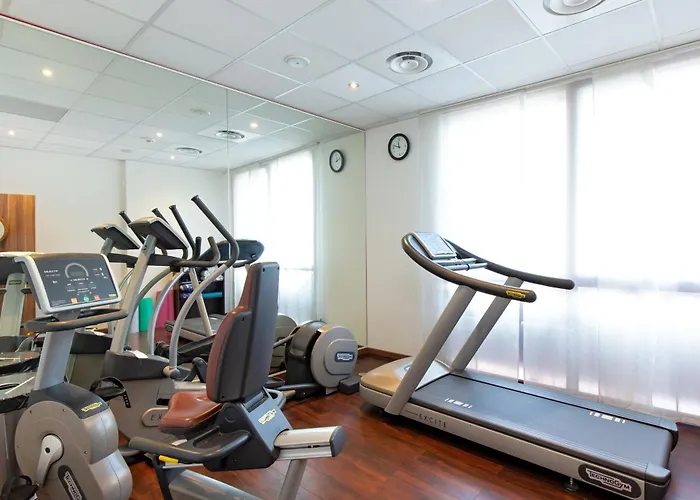 Отель Novotel Centre - Grandes & Confort Centre-ville Перпиньан