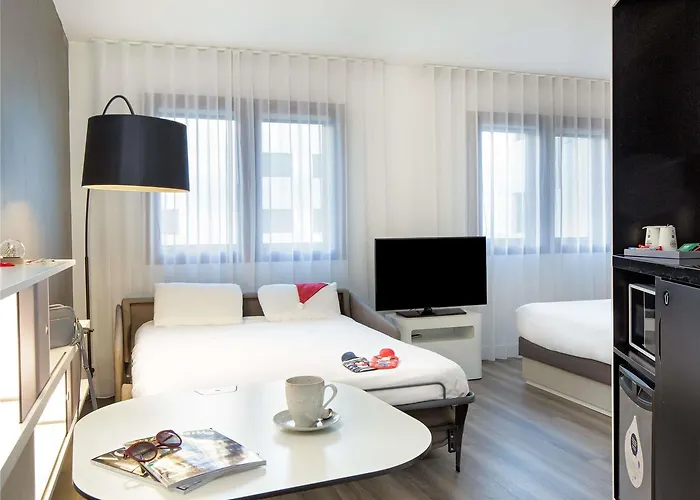 Отель Novotel Centre - Grandes & Confort Centre-ville 4*